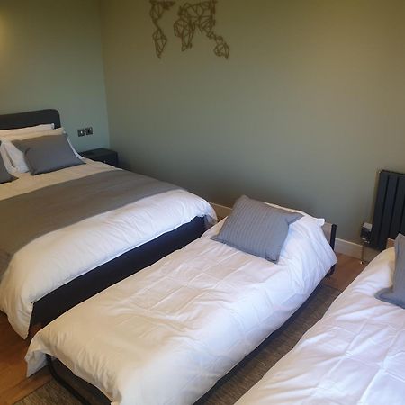 Open Acres Accommodation And Airport Parking Backwell Exterior photo