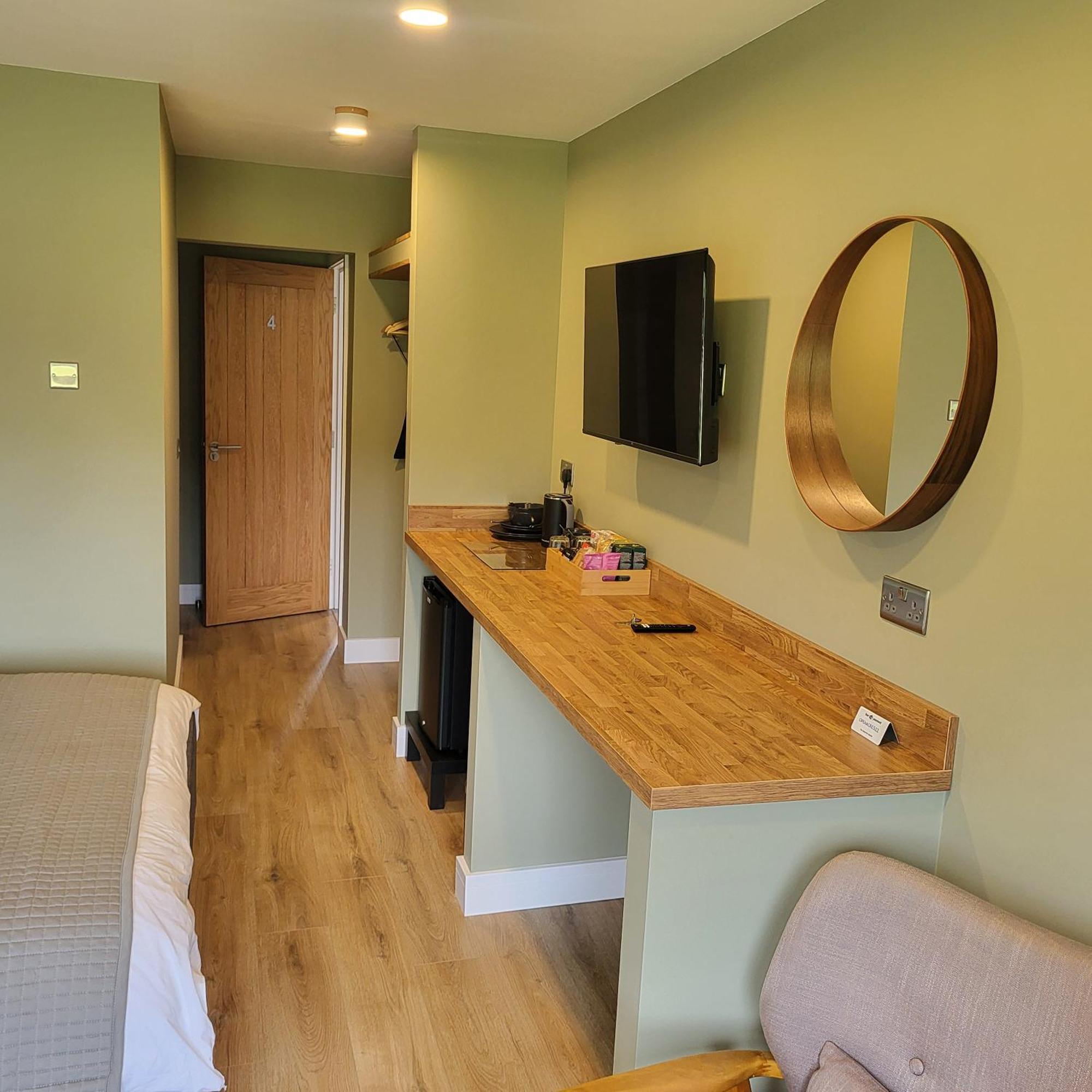 Open Acres Accommodation And Airport Parking Backwell Exterior photo